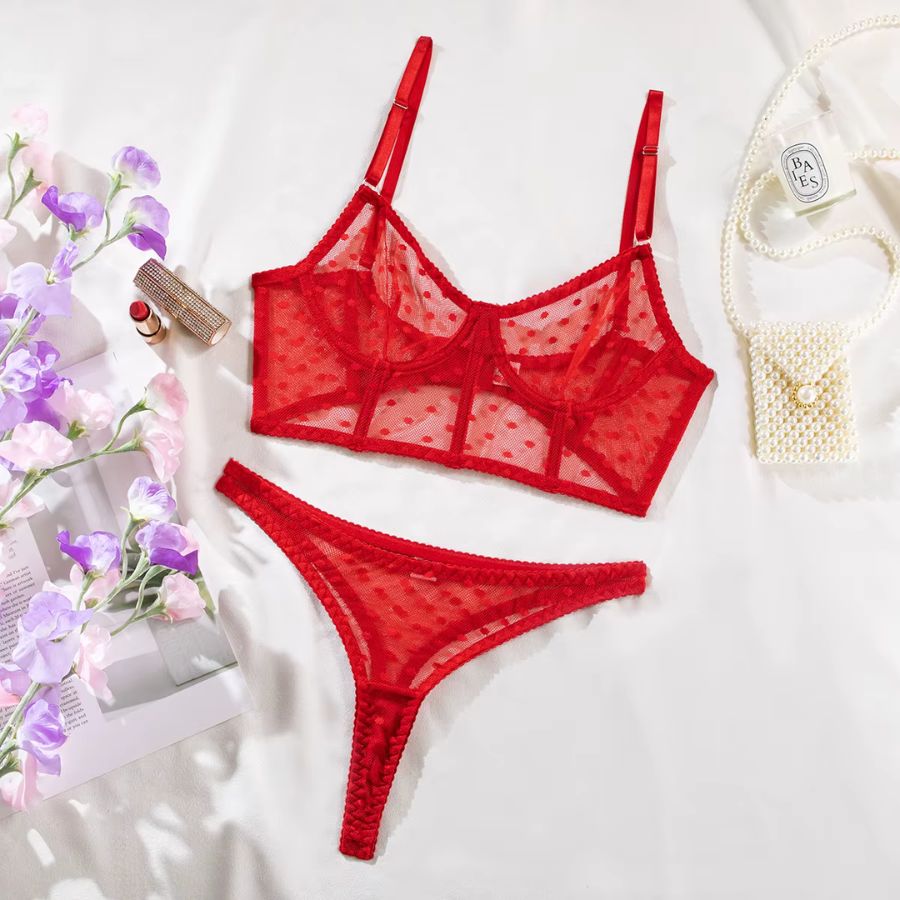 Ensemble de lingerie en dentelle rouge