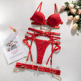 Ensemble de lingerie avec chaînes BDSM rouge