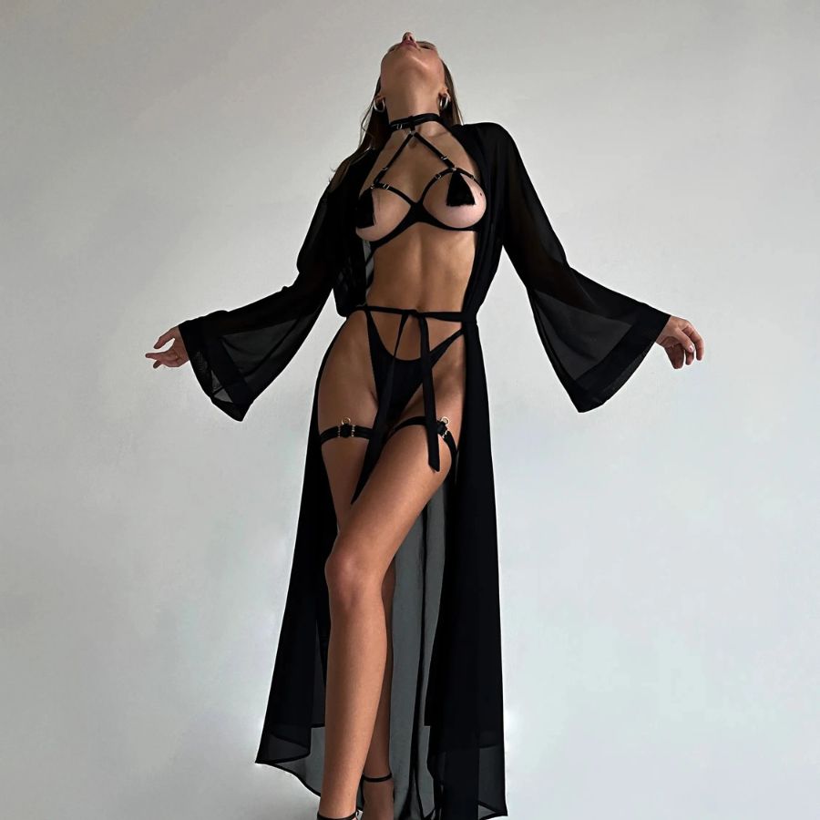 Ensemble de lingerie ouvert en satin noir