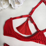 Ensemble de lingerie ouvert en satin rouge