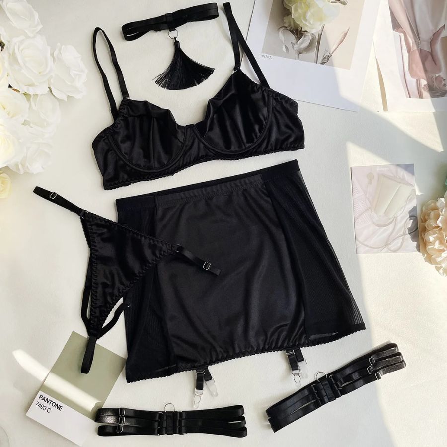 Ensemble de lingerie jupe en satin noir sexy