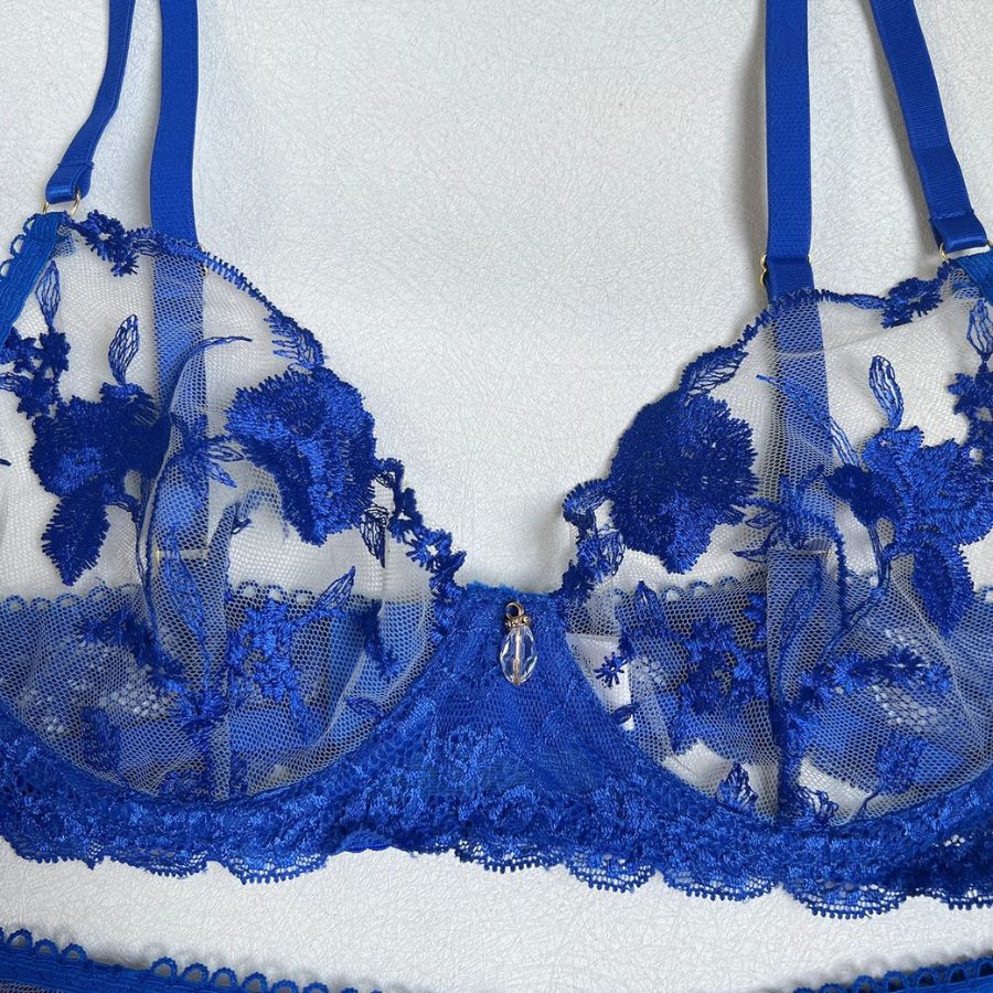 Ensemble de lingerie porte-jarretelle en dentelle bleu