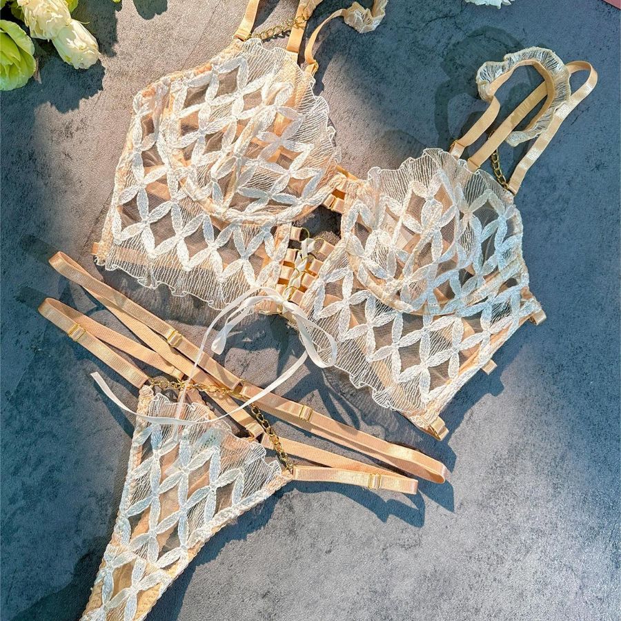 Ensemble de lingerie bustier en dentelle blanche