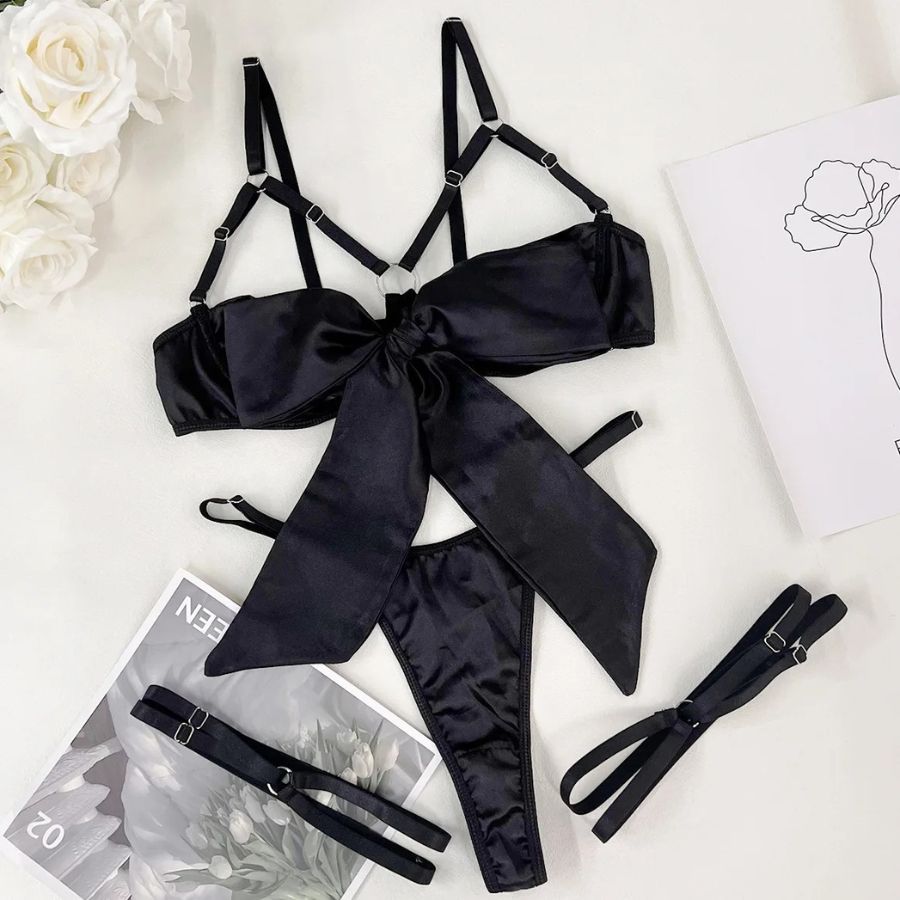 Ensemble de lingerie avec nœud en satin noir