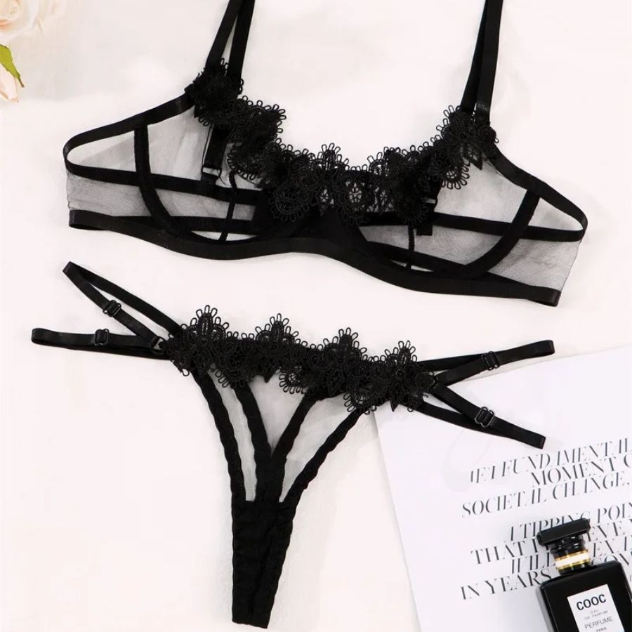 Ensemble de lingerie noir transparent chic
