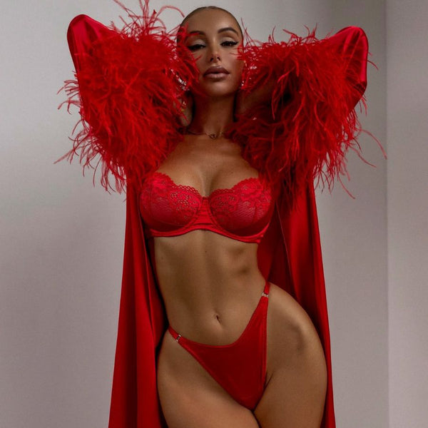Ensemble de lingerie jupe en satin et dentelle rouge